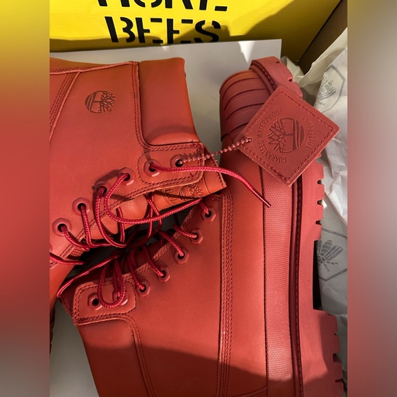 Practically NIB Timberland Beeline boots - Picture 4 of 16